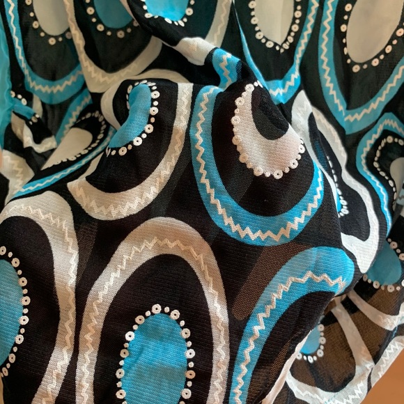 Top - Picture 2 of 3